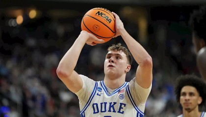 火箭自媒体：范弗利特的重要性被低估了，阿门和谢泼德很难取代他